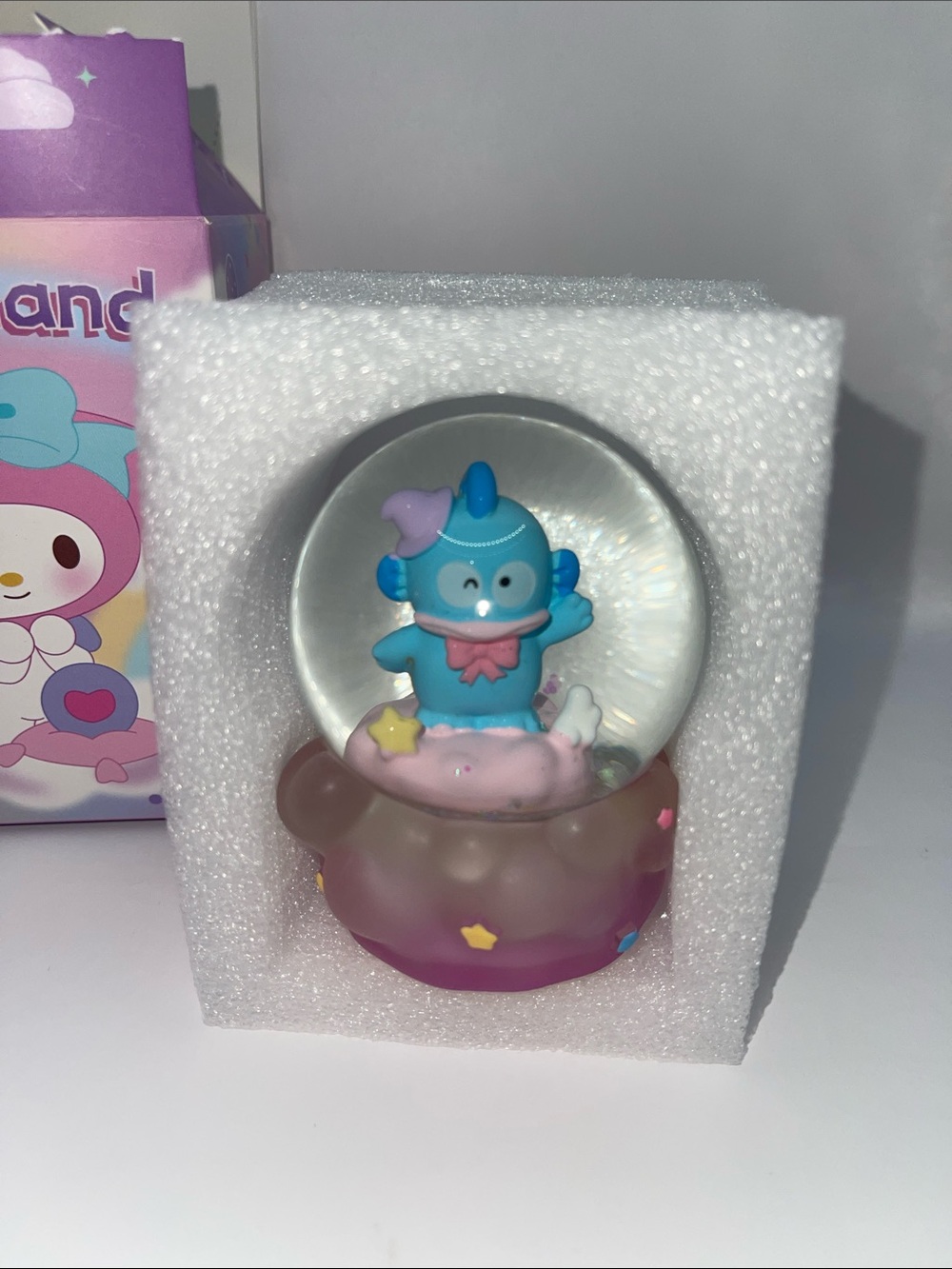 Sanrio Hangy Snow Globe - Picture 2 of 3